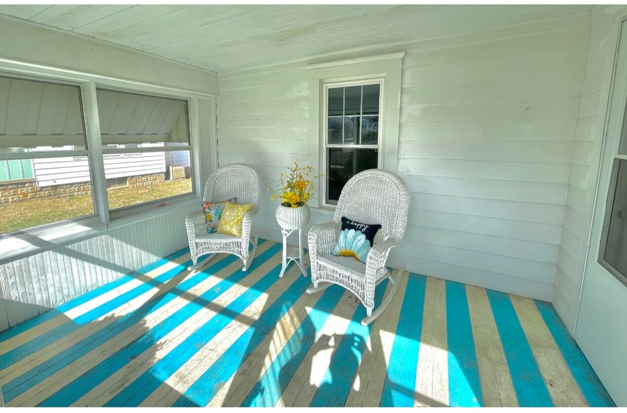 425 E 5th St, Flora, IL 62839 House Rental in Flora, IL