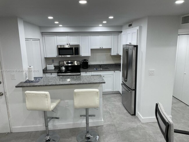 Foto del edificio - 1750 NE 115th St
