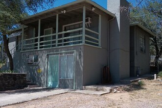 Building Photo - 1403 N Woodland Dr