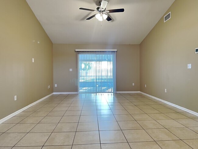 Foto del edificio - 1759 Kirtley Dr