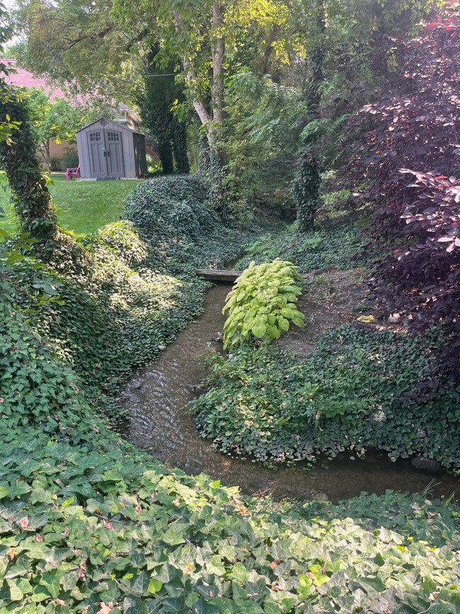 Building Photo - 7968 S Willow Cir