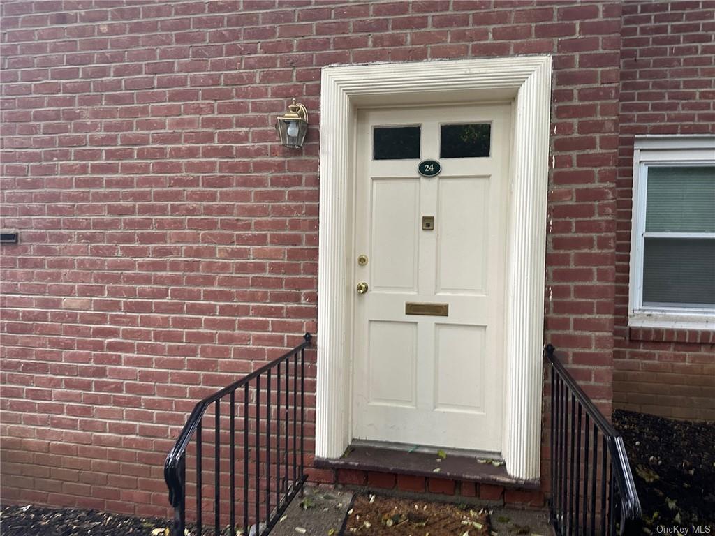 31 Old Post Rd S Unit B24, CrotononHudson, NY 10520 Room for Rent