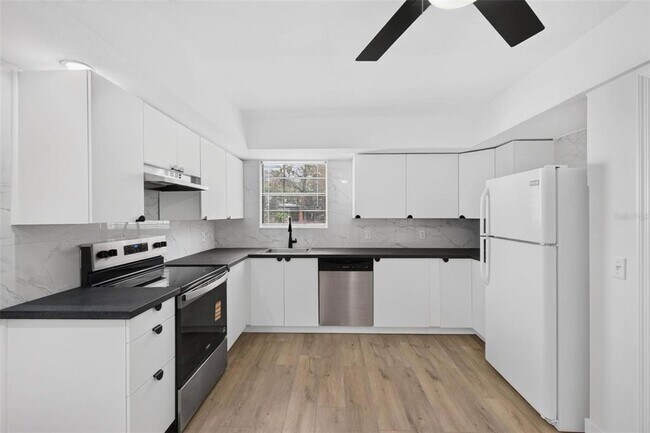 Foto del edificio - 14452 Reuter Strasse Cir