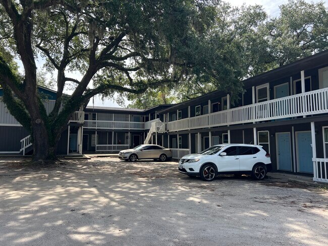 Foto del edificio - 2413 S Fraser St