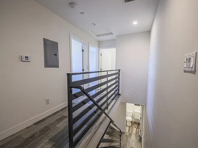 Foto del edificio - New Construction North Hollywood, 4 Bedroom 3 Bathroom