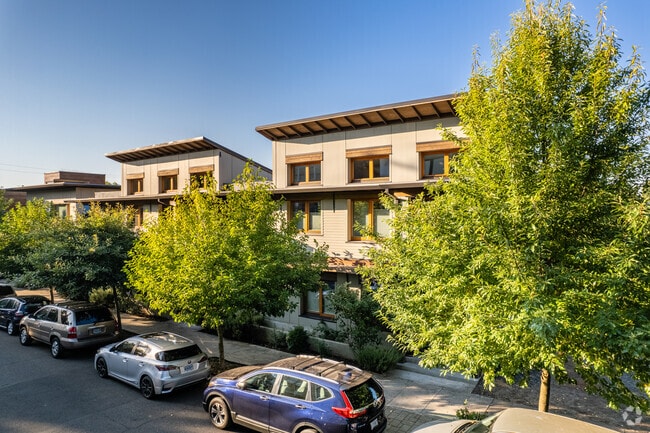 Building Photo - Ankeny Row