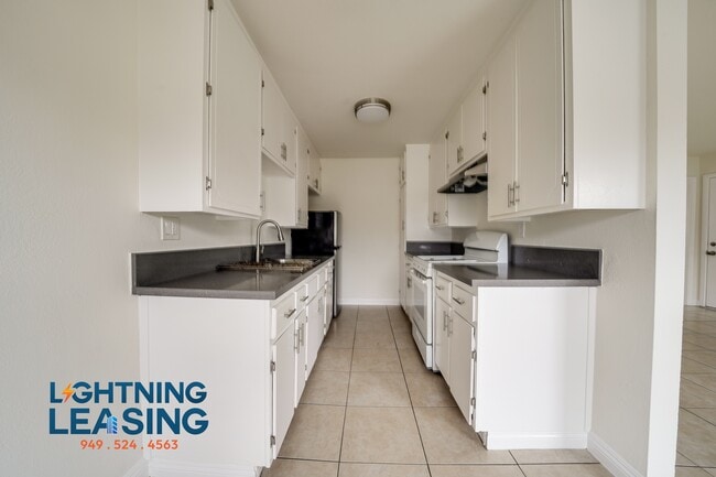 Building Photo - 8141 Langdon Ave
