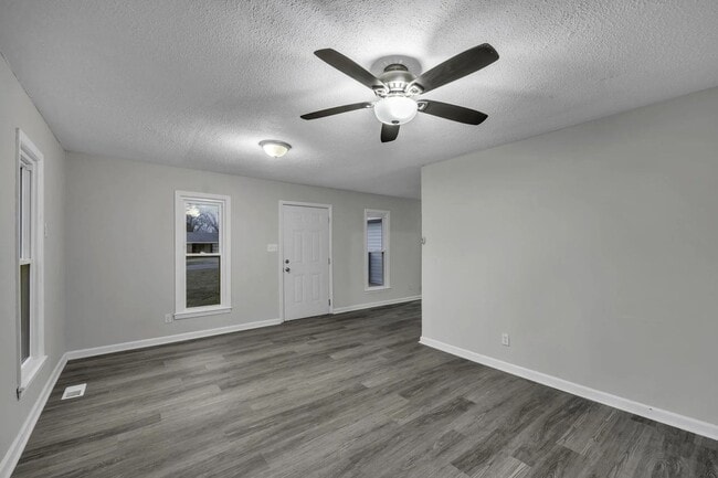 Foto del edificio - Newly Renovated & Move in ready