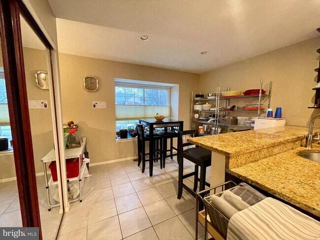 Foto del edificio - 11871 New Country Ln