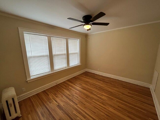 Foto del edificio - 2221 W Arthur Ave