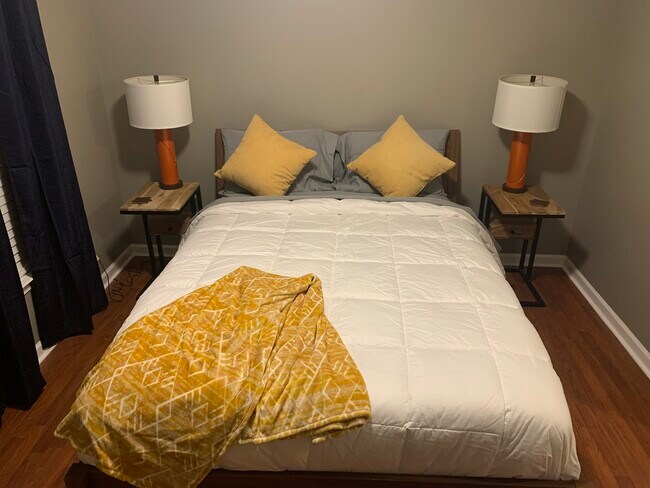 Master Bedroom Queen Sz bed - 2542 Sonar St