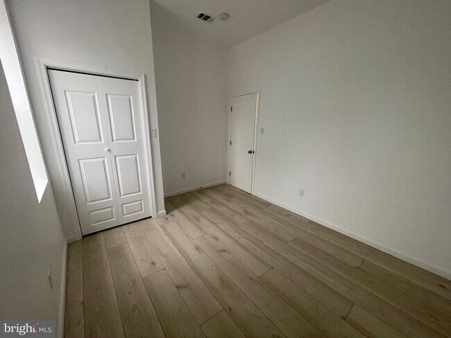 Foto del edificio - 2638 Pratt St