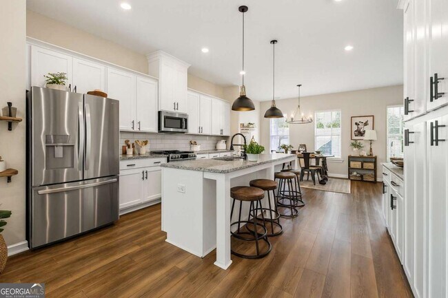 Building Photo - 6023 Skellig St