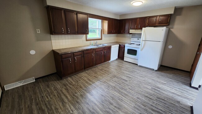 Foto del edificio - 615 Applegrove St NW