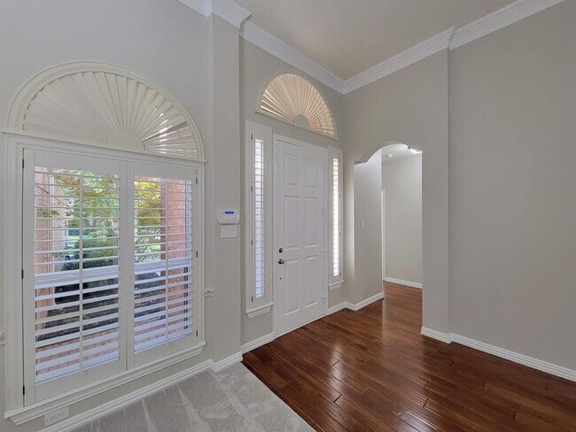 Building Photo - 920 Midland Creek Dr
