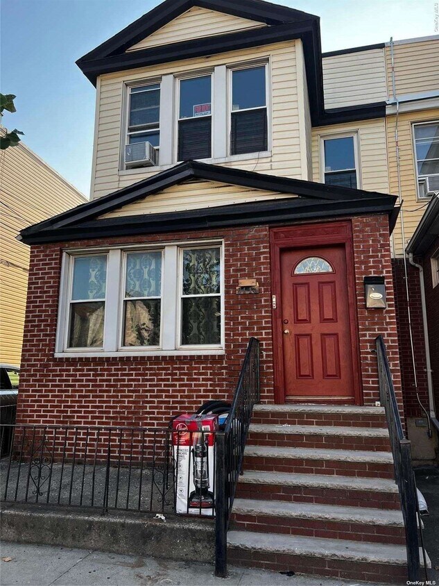 Primary Photo - 94-16 130th St