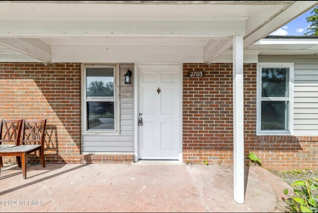 Foto del edificio - 2703 Robeson St