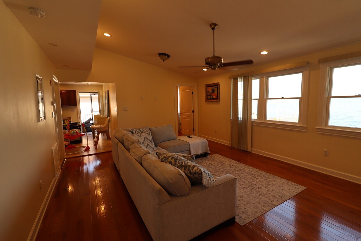 258 Longstreet Ave Unit 2FL, The Bronx, NY 10465 Room for Rent in The