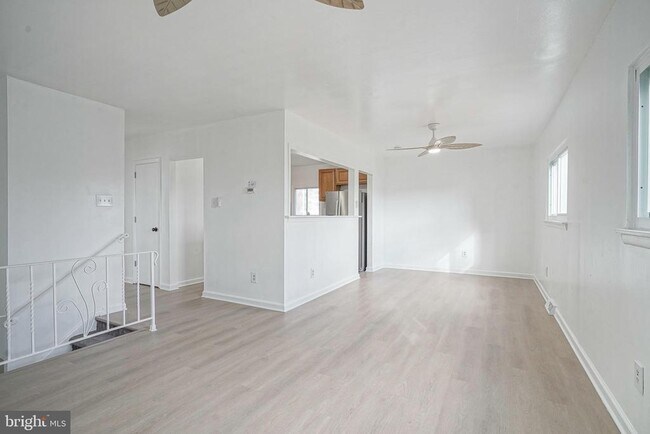 Foto del edificio - 220 College Dr