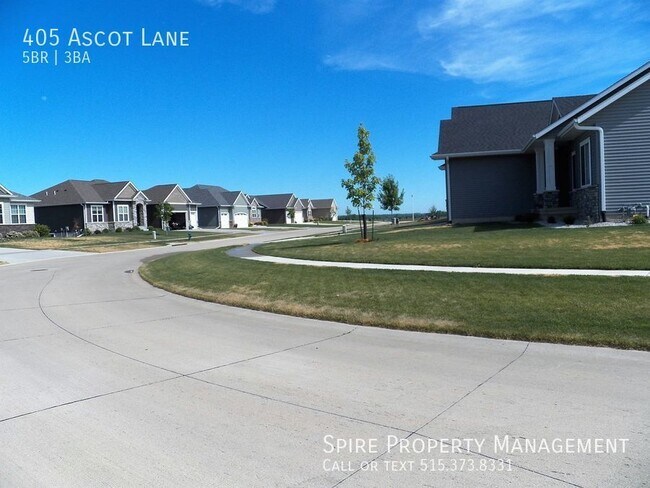 Building Photo - Fantastic 5 bedroom 3 bath home, attached ...