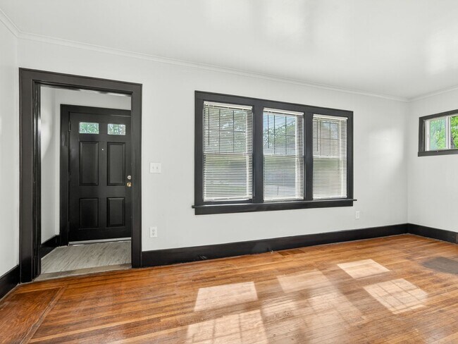 Building Photo - 81-79 Baier Drive