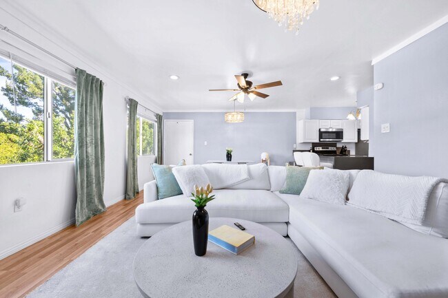 Sala de estar - 12801 Moorpark St