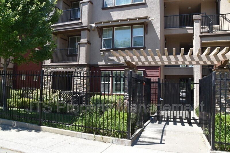 12400 Fair Oaks Blvd Unit 211, Fair Oaks, CA 95628 Condo for Rent in