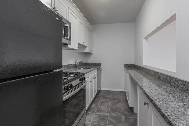 Foto del edificio - 8 Whittier Pl