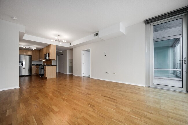 Foto del edificio - 9655 Woods Dr