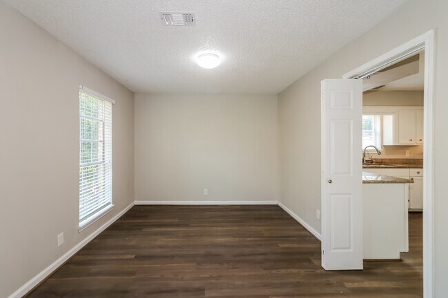 Foto del edificio - 10530 Jaycreek Dr