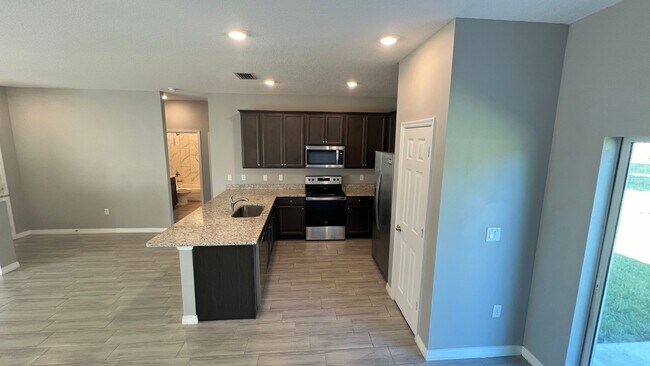 Foto del edificio - GORGEOUS Bedroom, 2 Bathroom Home in Palm Bay!!