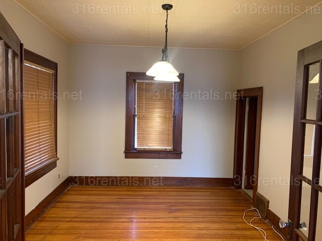 Building Photo - 1230 S Fern St