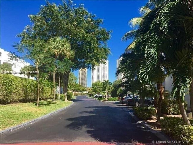 Building Photo - 412 Poinciana Island Dr