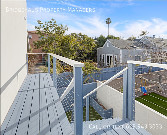 Building Photo - 4656 Santa Monica Ave