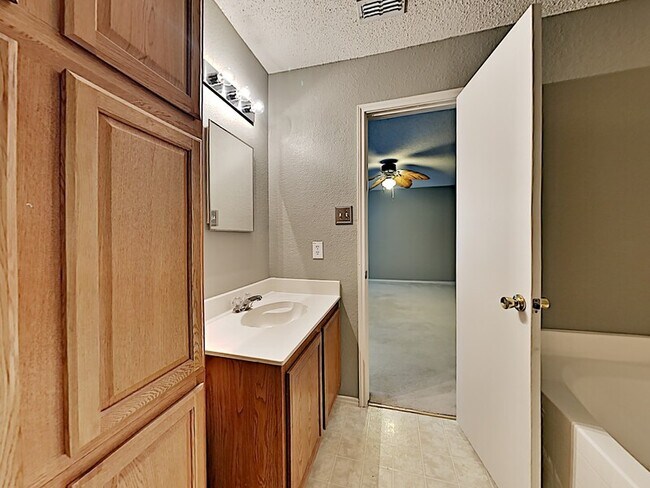 Foto del edificio - 1201 Scarlet Sage Pkwy