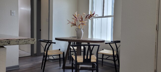 Building Photo - 2014 Montezuma St