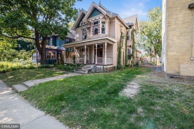 Building Photo - 2408 1st Ave S
