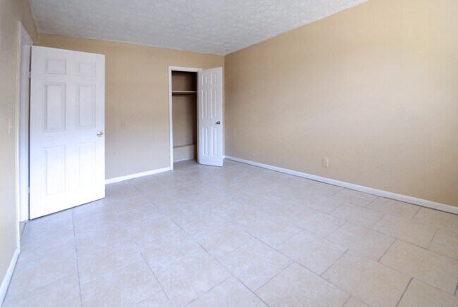 Foto del edificio - 2852 W 1st St