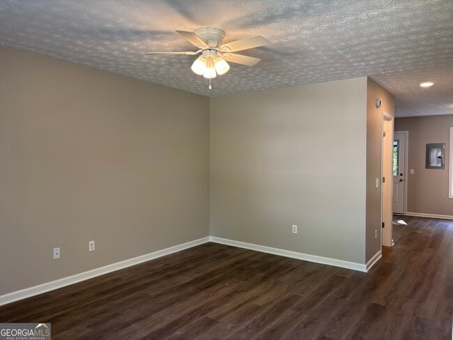 Building Photo - 97 Lily Dr