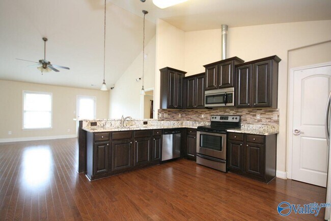 Foto del edificio - 228 Grantham Cir