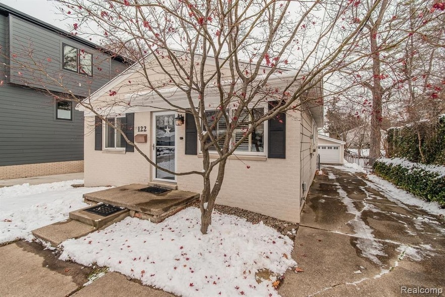 Primary Photo - 122 N Helen Ave