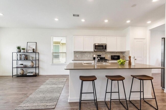 Building Photo - 5511 Downie Draw Ranch Trail