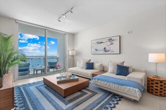 Building Photo - 401 N Birch Rd