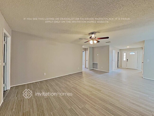 Foto del edificio - 1607 Baker Rd