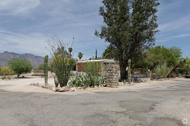 Building Photo - Catalina Foothills Lodge Apartments