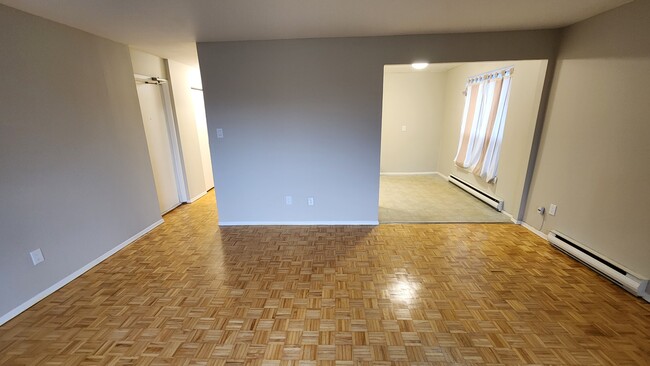 Building Photo - 261 Bayfield St
