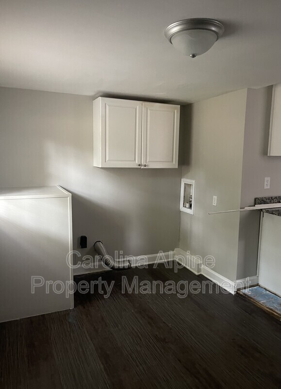 Building Photo - 2512 Finchley Dr