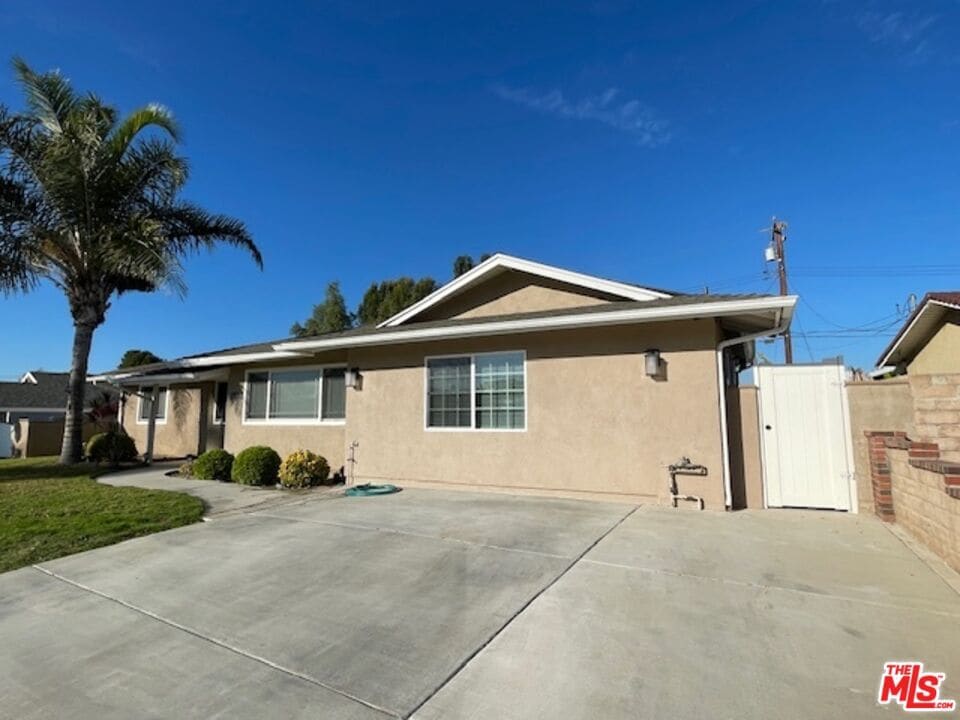 Foto principal - 2615 Elizondo Ave