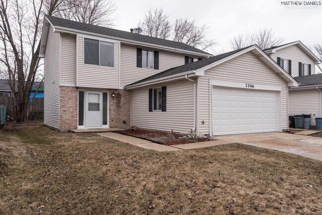Front Exterior - 2346 Sunnydale Dr