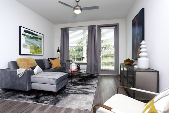 1BR,1BA-A4 - The Union at River East